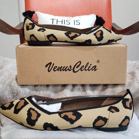 NWT + BOX VENUS CELIA (7) Leopard Slip on flat is easy on and off - Picture 5 of 6
